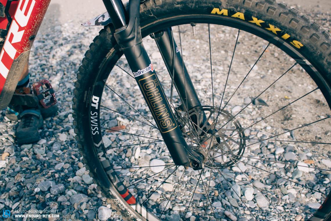Alex has never ridden with the stock FOX fork on the Trek Slash 9.9, but is stoked with his choice of an Öhlins RXF 36. Both the front and rear DT Swiss wheels feature the MAXXIS Minion DHF 2.5 tires. Alex rides with 22 psi at the front and 25 at the rear.