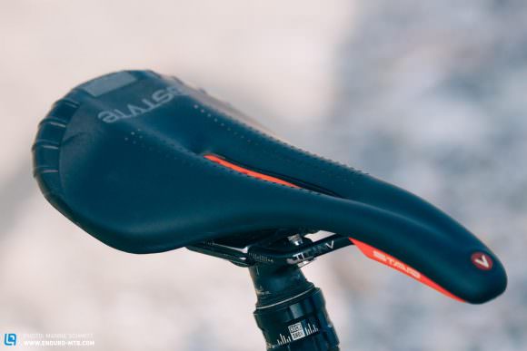 Alex has fitted the Mud saddle from the Italian brand Astute Italia on his Trek Slash 9.9.