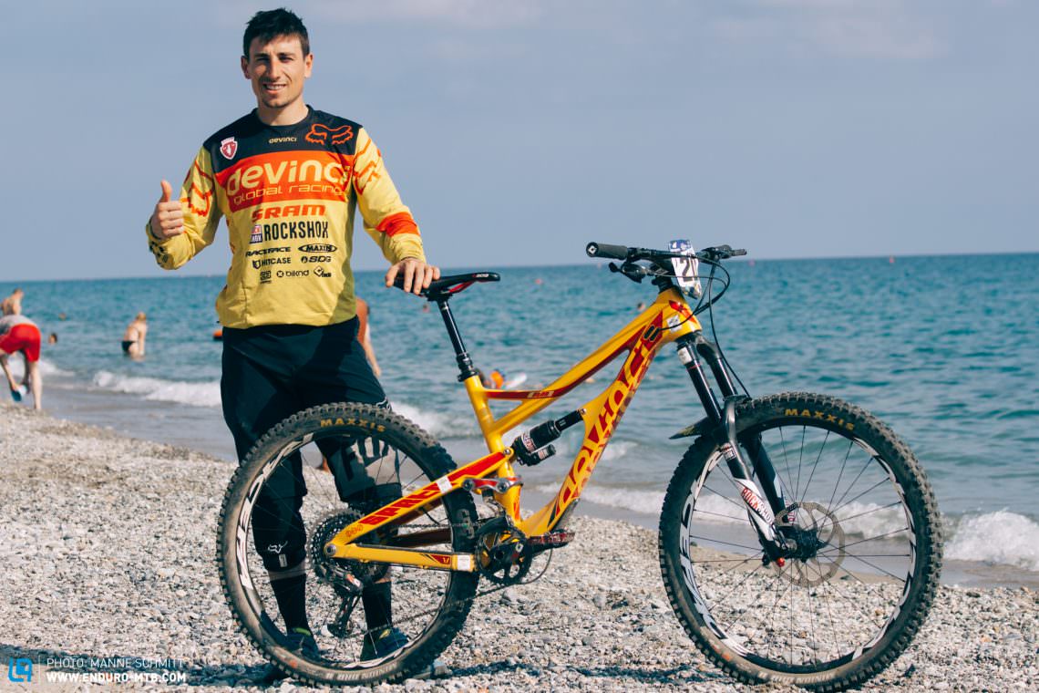 France’s Damien Oton aka the Catalan Eagle rode his Devinci Spartan in Finale to a crushing 4th place, but it was enough to clinch second overall ahead of Jerome Clementz. Damien’s bike is kitted out with a RockShox Lyrik RCT3 170 mm 27.5.