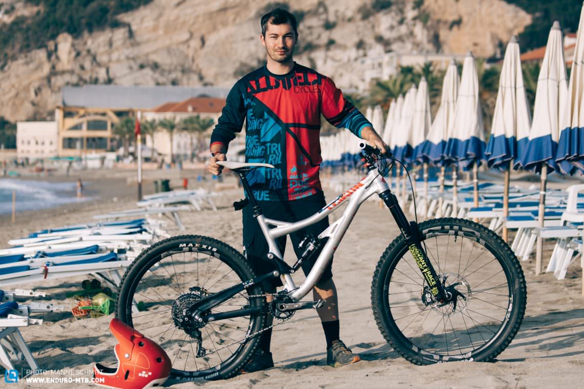 Daniel Gottschall lined up in Finale Ligure with his Alutech prototype bike, although mechanicals prevented him from finishing. He works for Alutech Cycles Germany and funnels his race feedback straight back into the development of the brand’s bikes.