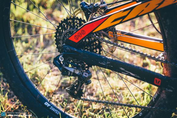 More than adequate: with the 1x11 SRAM X01 you can tackle any gradient and terrain.
