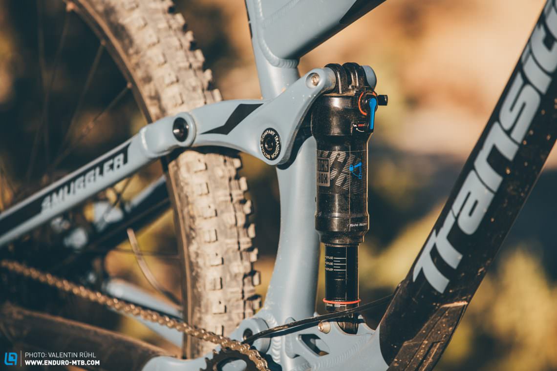 The suspension on the Transition Smuggler NX Alloy is taken care of by a RockShox Revelation RC suspension fork with 140 mm of travel